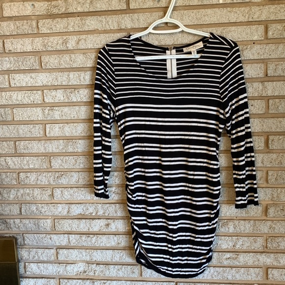 MATERNITY BUNDLE 💙 Adorable dresses! - Picture 8 of 11